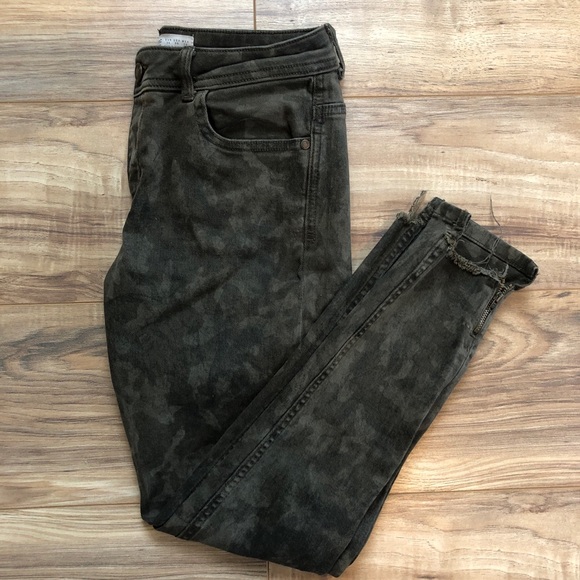 Zara Denim - Zara Distressed Camo Ankle Jeans